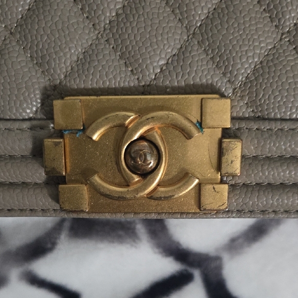Chanel Metallic Gray Quilted Shoulder Bag - Picture 2 of 9